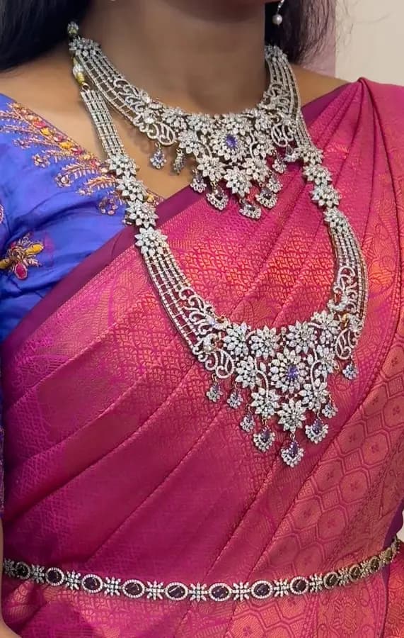A bride wearing a South Indian bridal jewellery set
